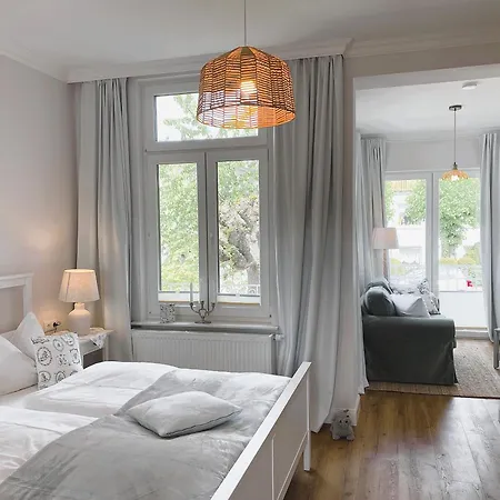 Appartamento Johanna App 2 - Maritimes Wohnen In Bester Lage Mit Suedbalkon & Garten