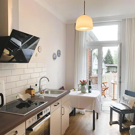 Appartamento Johanna App 2 - Maritimes Wohnen In Bester Lage Mit Suedbalkon & Garten Timmendorfer Strand